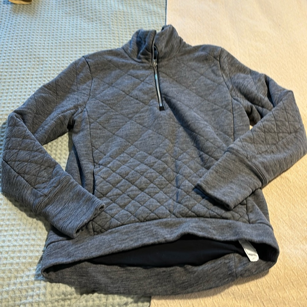 Lululemon quilted pullover